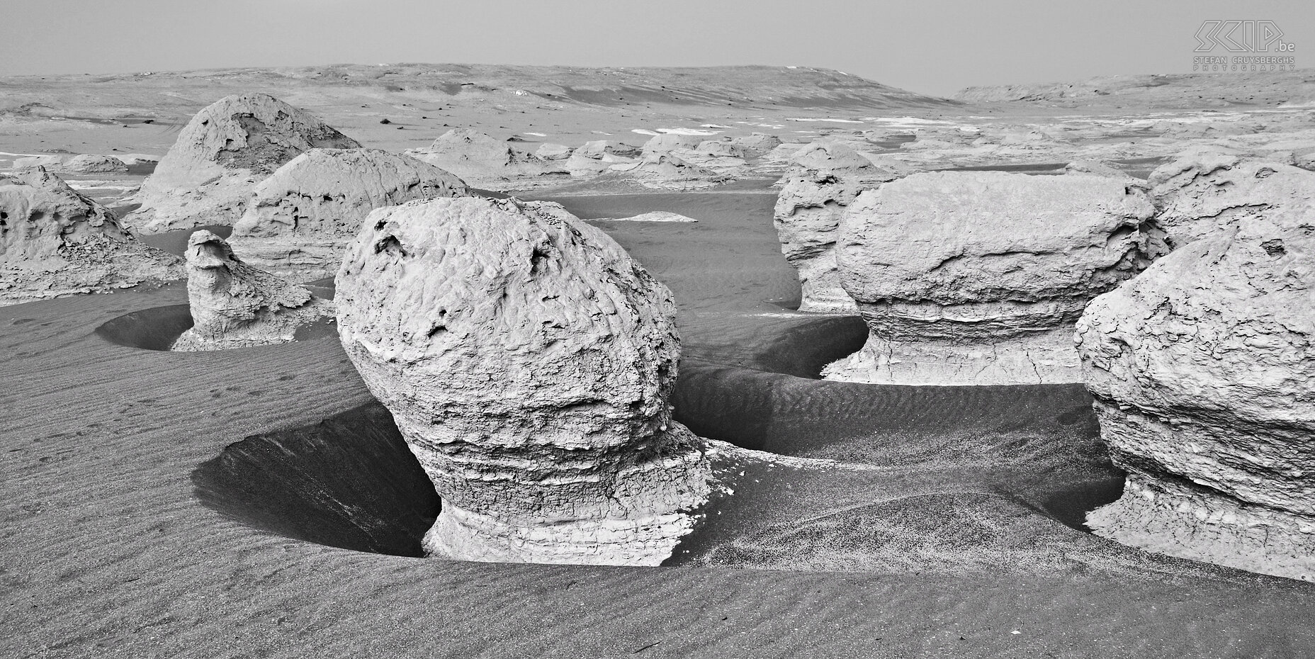 Old White Desert  Stefan Cruysberghs